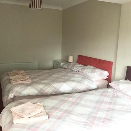 Large 4 Bedroom Home In Boston Spa Village In-Between York, Harrogate And Leeds, Sleeps 9 Esterno foto