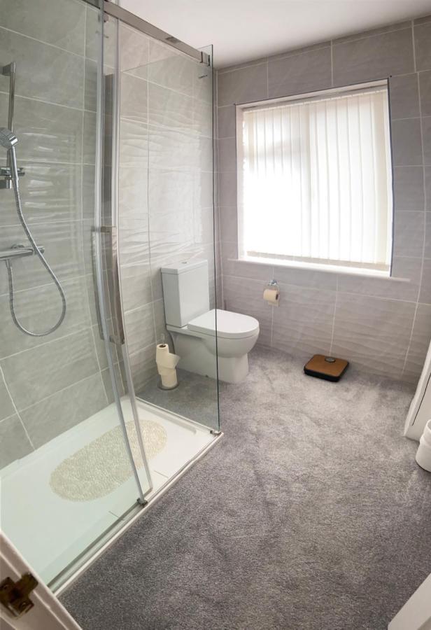 Large 4 Bedroom Home In Boston Spa Village In-Between York, Harrogate And Leeds, Sleeps 9 Esterno foto