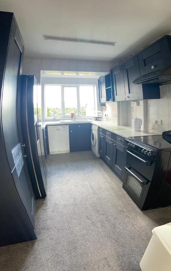 Large 4 Bedroom Home In Boston Spa Village In-Between York, Harrogate And Leeds, Sleeps 9 Esterno foto