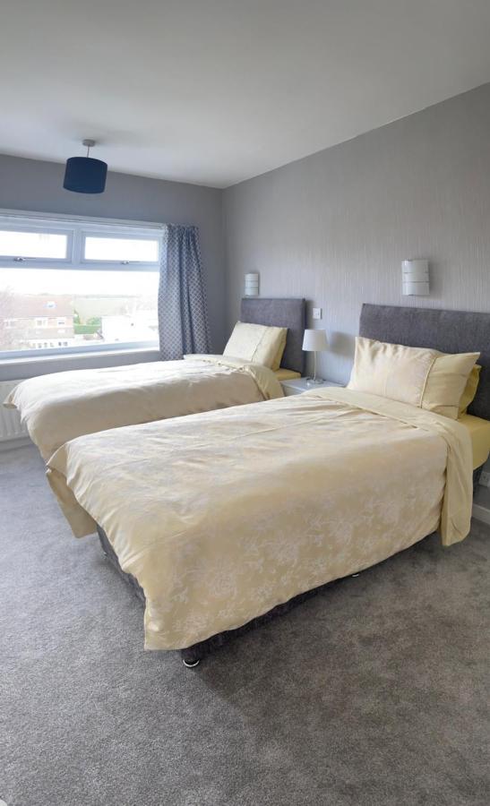 Large 4 Bedroom Home In Boston Spa Village In-Between York, Harrogate And Leeds, Sleeps 9 Esterno foto