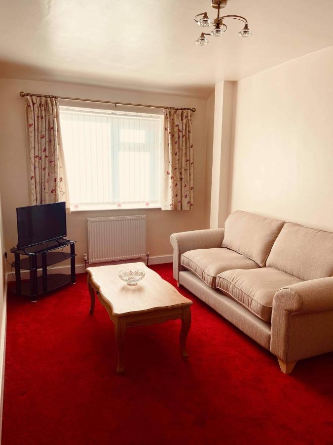 Large 4 Bedroom Home In Boston Spa Village In-Between York, Harrogate And Leeds, Sleeps 9 Esterno foto
